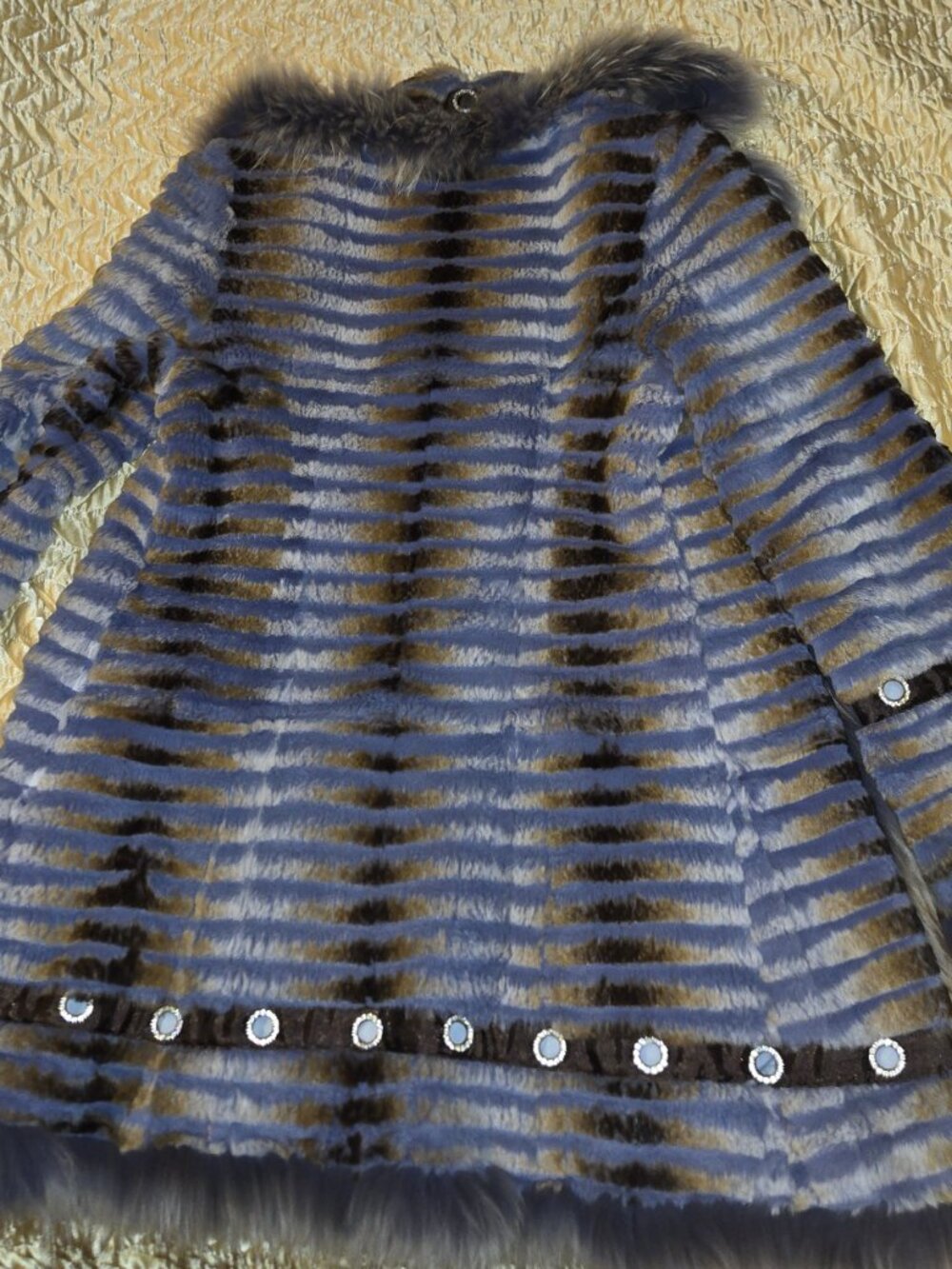 Genuine Fur Coat - blue with brown stripes - Picture 3 of 5